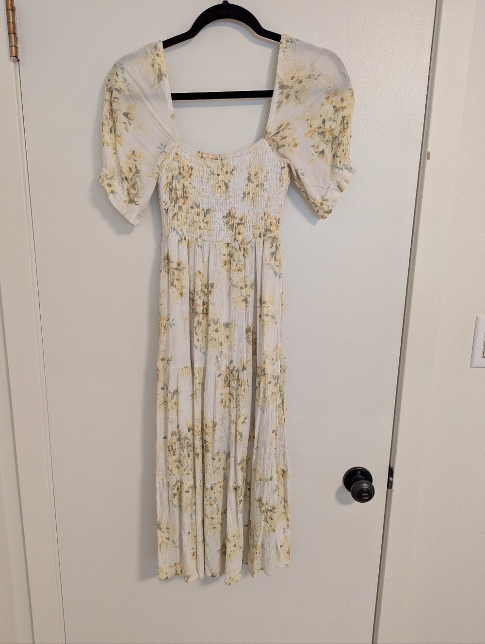 Abercrombie & Fitch Smocked Puff Sleeve Midi Dress - Picture 9 of 9